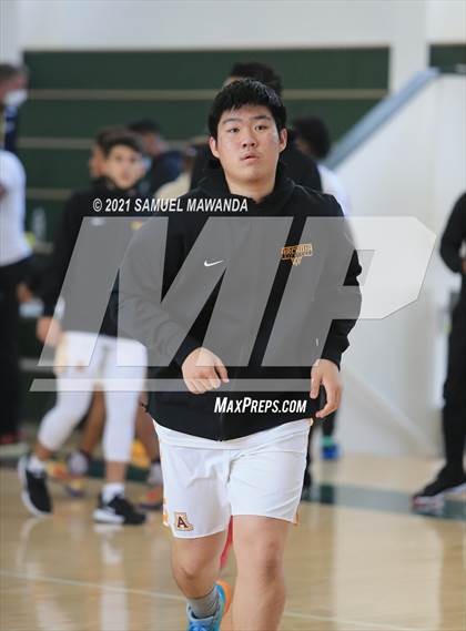 Thumbnail 2 in Arcadia vs Leuzinger (West Side Tip off Classic) photogallery.