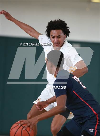 Thumbnail 1 in Arcadia vs Leuzinger (West Side Tip off Classic) photogallery.