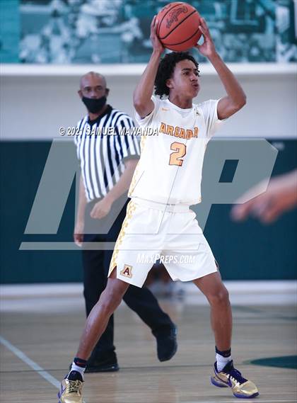 Thumbnail 1 in Arcadia vs Leuzinger (West Side Tip off Classic) photogallery.