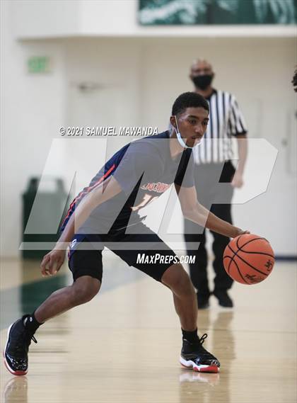 Thumbnail 3 in Arcadia vs Leuzinger (West Side Tip off Classic) photogallery.