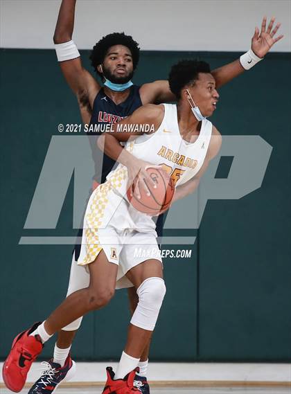 Thumbnail 2 in Arcadia vs Leuzinger (West Side Tip off Classic) photogallery.