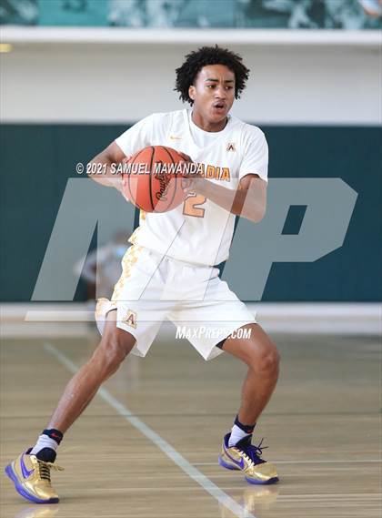 Thumbnail 1 in Arcadia vs Leuzinger (West Side Tip off Classic) photogallery.