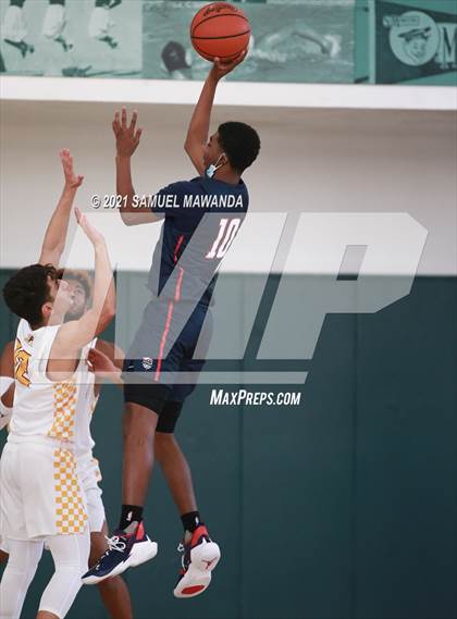 Thumbnail 1 in Arcadia vs Leuzinger (West Side Tip off Classic) photogallery.