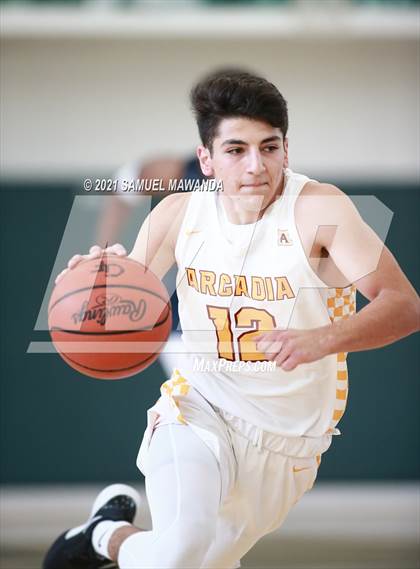 Thumbnail 3 in Arcadia vs Leuzinger (West Side Tip off Classic) photogallery.