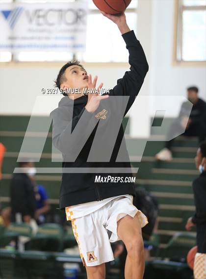 Thumbnail 3 in Arcadia vs Leuzinger (West Side Tip off Classic) photogallery.