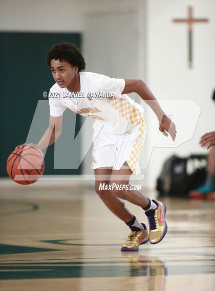 Thumbnail 2 in Arcadia vs Leuzinger (West Side Tip off Classic) photogallery.