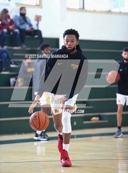 Thumbnail 2 in Arcadia vs Leuzinger (West Side Tip off Classic) photogallery.