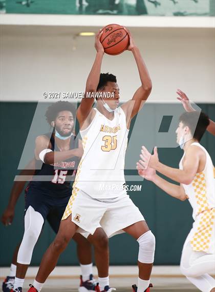 Thumbnail 2 in Arcadia vs Leuzinger (West Side Tip off Classic) photogallery.