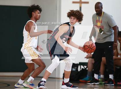 Thumbnail 2 in Arcadia vs Leuzinger (West Side Tip off Classic) photogallery.