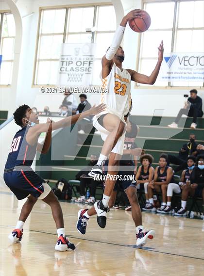Thumbnail 2 in Arcadia vs Leuzinger (West Side Tip off Classic) photogallery.