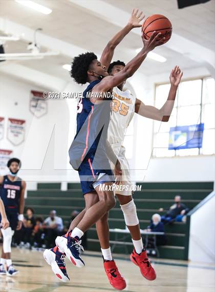 Thumbnail 2 in Arcadia vs Leuzinger (West Side Tip off Classic) photogallery.