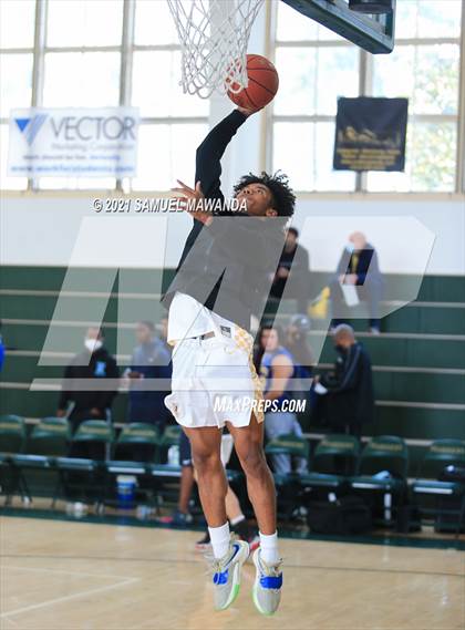 Thumbnail 1 in Arcadia vs Leuzinger (West Side Tip off Classic) photogallery.