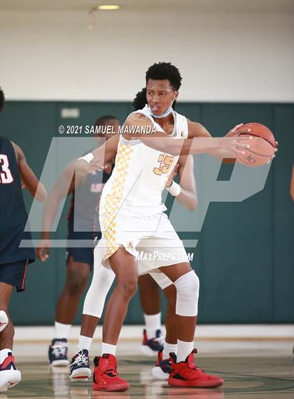 Thumbnail 2 in Arcadia vs Leuzinger (West Side Tip off Classic) photogallery.