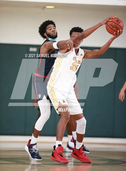 Thumbnail 3 in Arcadia vs Leuzinger (West Side Tip off Classic) photogallery.