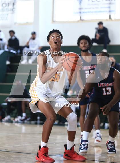 Thumbnail 3 in Arcadia vs Leuzinger (West Side Tip off Classic) photogallery.
