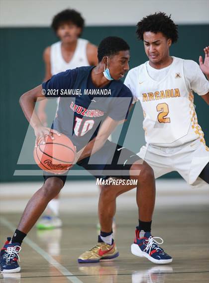 Thumbnail 3 in Arcadia vs Leuzinger (West Side Tip off Classic) photogallery.