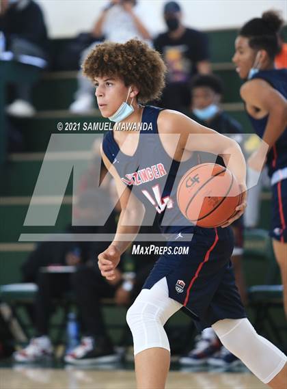 Thumbnail 2 in Arcadia vs Leuzinger (West Side Tip off Classic) photogallery.