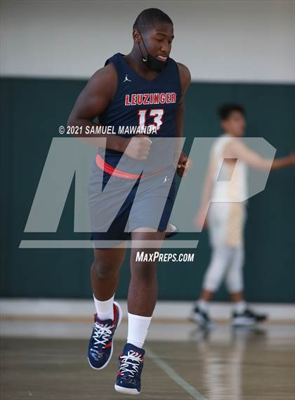 Thumbnail 3 in Arcadia vs Leuzinger (West Side Tip off Classic) photogallery.