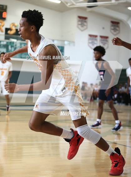 Thumbnail 3 in Arcadia vs Leuzinger (West Side Tip off Classic) photogallery.