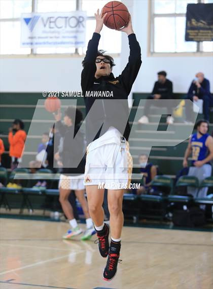Thumbnail 1 in Arcadia vs Leuzinger (West Side Tip off Classic) photogallery.