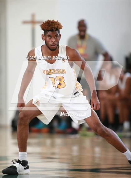 Thumbnail 1 in Arcadia vs Leuzinger (West Side Tip off Classic) photogallery.