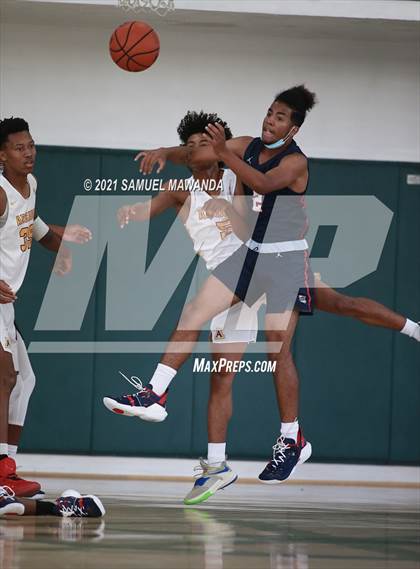 Thumbnail 1 in Arcadia vs Leuzinger (West Side Tip off Classic) photogallery.