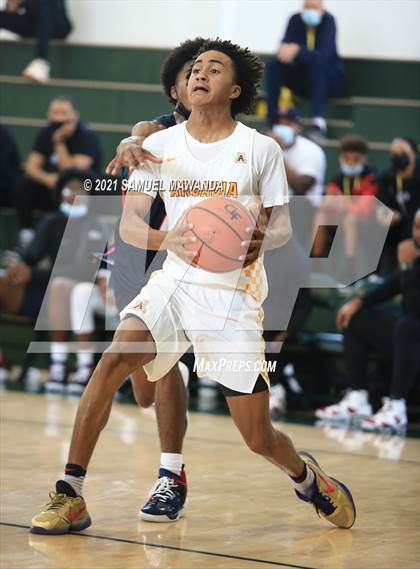 Thumbnail 3 in Arcadia vs Leuzinger (West Side Tip off Classic) photogallery.
