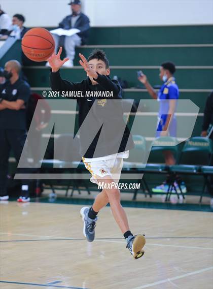 Thumbnail 2 in Arcadia vs Leuzinger (West Side Tip off Classic) photogallery.