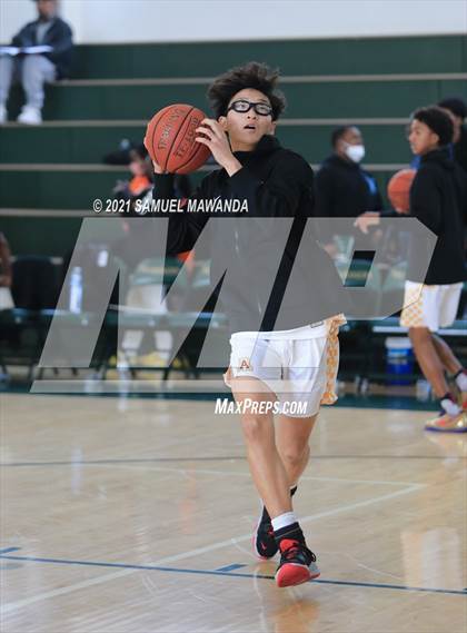 Thumbnail 3 in Arcadia vs Leuzinger (West Side Tip off Classic) photogallery.