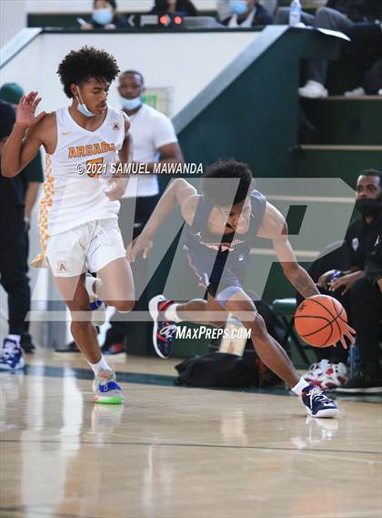 Thumbnail 1 in Arcadia vs Leuzinger (West Side Tip off Classic) photogallery.