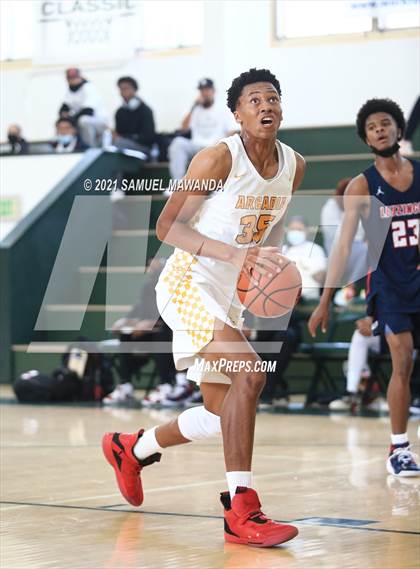 Thumbnail 1 in Arcadia vs Leuzinger (West Side Tip off Classic) photogallery.