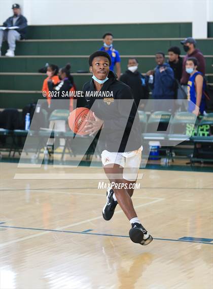 Thumbnail 3 in Arcadia vs Leuzinger (West Side Tip off Classic) photogallery.