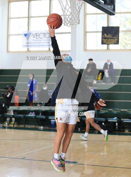 Thumbnail 2 in Arcadia vs Leuzinger (West Side Tip off Classic) photogallery.