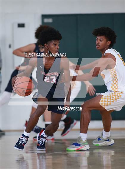 Thumbnail 3 in Arcadia vs Leuzinger (West Side Tip off Classic) photogallery.