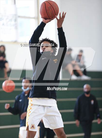 Thumbnail 1 in Arcadia vs Leuzinger (West Side Tip off Classic) photogallery.