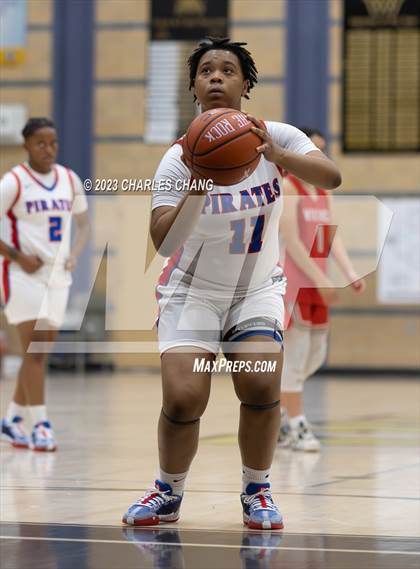 Thumbnail 1 in Montgomery vs San Leandro (Windsor Holiday Classic) photogallery.