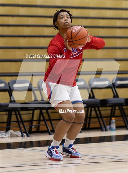 Thumbnail 3 in Montgomery vs San Leandro (Windsor Holiday Classic) photogallery.