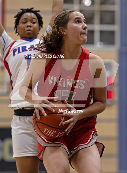 Thumbnail 1 in Montgomery vs San Leandro (Windsor Holiday Classic) photogallery.