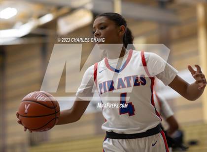 Thumbnail 1 in Montgomery vs San Leandro (Windsor Holiday Classic) photogallery.
