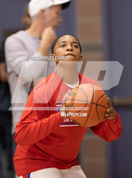 Thumbnail 2 in Montgomery vs San Leandro (Windsor Holiday Classic) photogallery.