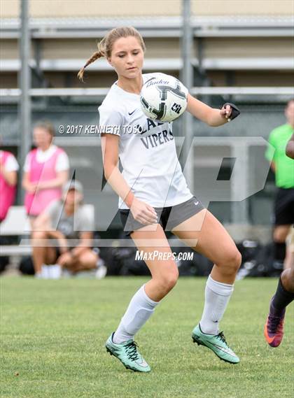 Thumbnail 1 in Steele vs. Vandegrift (UIL 6A Regional Final) photogallery.