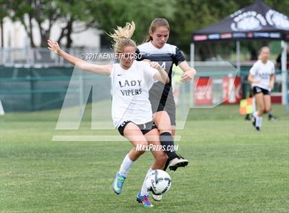 Thumbnail 3 in Steele vs. Vandegrift (UIL 6A Regional Final) photogallery.