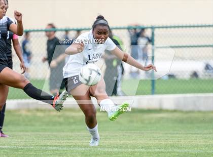 Thumbnail 3 in Steele vs. Vandegrift (UIL 6A Regional Final) photogallery.