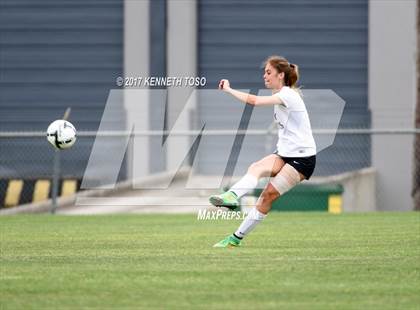 Thumbnail 1 in Steele vs. Vandegrift (UIL 6A Regional Final) photogallery.