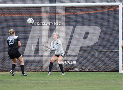 Thumbnail 2 in Steele vs. Vandegrift (UIL 6A Regional Final) photogallery.