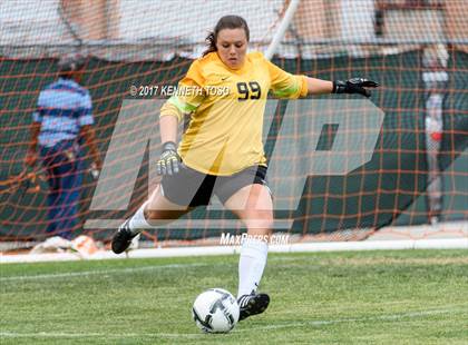 Thumbnail 3 in Steele vs. Vandegrift (UIL 6A Regional Final) photogallery.