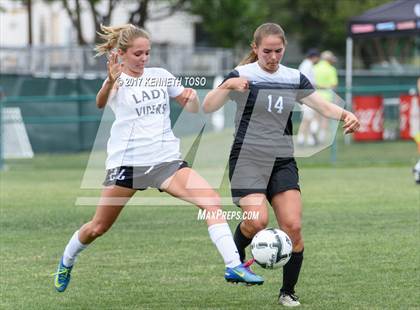 Thumbnail 2 in Steele vs. Vandegrift (UIL 6A Regional Final) photogallery.