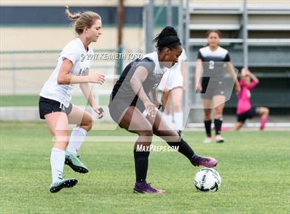 Thumbnail 3 in Steele vs. Vandegrift (UIL 6A Regional Final) photogallery.
