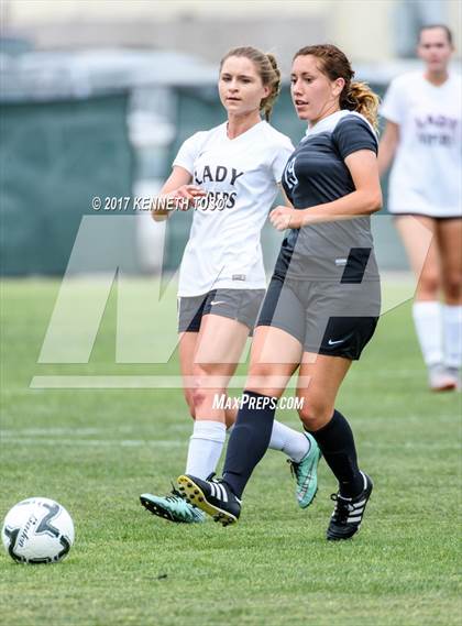 Thumbnail 3 in Steele vs. Vandegrift (UIL 6A Regional Final) photogallery.