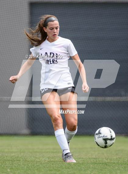 Thumbnail 2 in Steele vs. Vandegrift (UIL 6A Regional Final) photogallery.